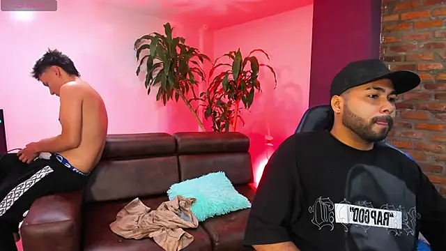 HotThreesoome online show from December 2025 01:42:01 PM