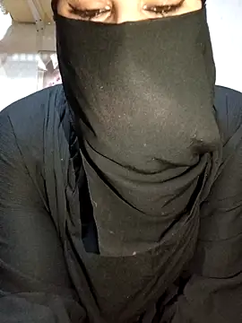 Snapshot of -Batta- chatting on February 2026 08:35:02 PM -Batta- online show from February 2026 08:35:02 PM