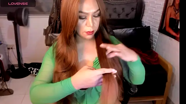 UrVirtualLover online show from October 2025 10:38:02 AM