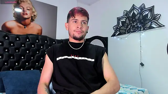 Snapshot of vaalentiino chatting on January 2026 06:20:01 PM vaalentiino online show from January 2026 06:20:01 PM