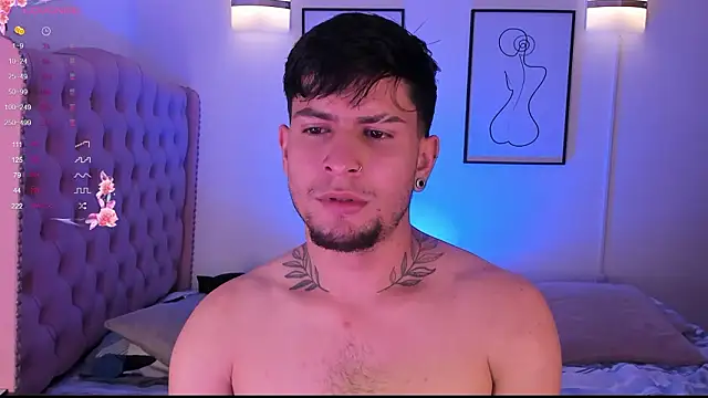 Snapshot of vaalentiino chatting on February 2026 02:18:02 AM vaalentiino online show from February 2026 02:18:02 AM