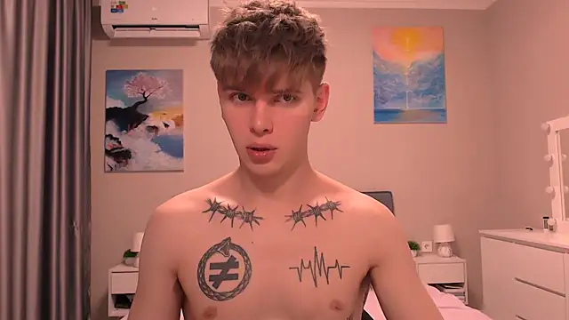 Snapshot of Fredd_Xanders chatting on December 2025 04:57:01 PM Fredd Xanders online show from December 2025 04:57:01 PM