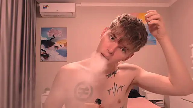 Snapshot of Fredd_Xanders chatting on December 2025 05:31:02 PM Fredd Xanders online show from December 2025 05:31:02 PM