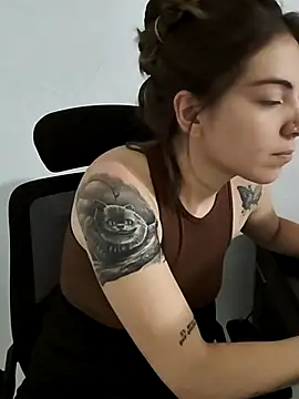 Ceciihot online show from December 2025 03:13:02 AM