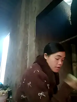 Snapshot of mon-monk chatting on December 2025 12:50:02 AM mon-monk online show from December 2025 12:50:02 AM