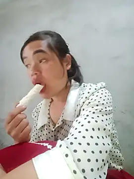 Snapshot of mon-monk chatting on December 2025 04:30:02 AM mon-monk online show from December 2025 04:30:02 AM