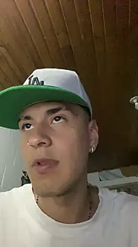 Snapshot of JhonCas44 chatting on December 2025 03:13:01 AM JhonCas44 online show from December 2025 03:13:01 AM