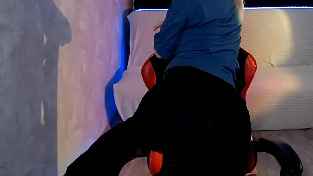 MiaBun1 online show from April 2026 03:57:01 AM