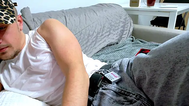 Snapshot of Brellisimo chatting on December 2025 07:53:02 PM Brellisimo online show from December 2025 07:53:02 PM