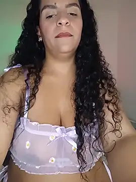 hot bruntte online show from January 2026 06:52:02 AM