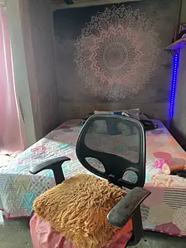 Luna    dance online show from December 2025 05:09:01 PM