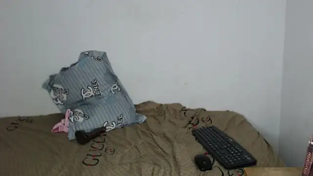 Snapshot of Belle2556 chatting on January 2026 10:34:01 PM Belle2556 online show from January 2026 10:34:01 PM