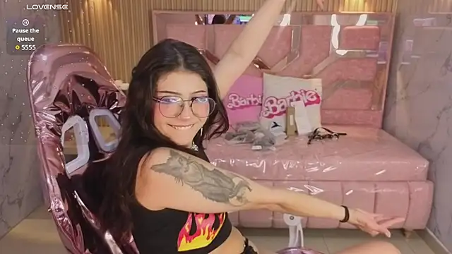 miss devil s online show from January 2026 03:19:02 AM