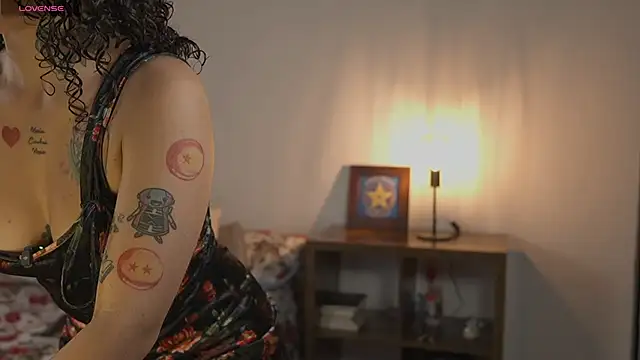 Estefania Velez online show from February 2026 04:01:01 PM