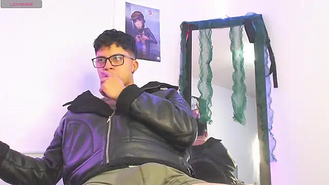 DerekMoon online show from January 2026 10:03:02 PM