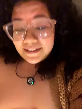 Snapshot of VanesssaMilf_ chatting on February 2026 06:40:02 AM VanesssaMilf online show from February 2026 06:40:02 AM