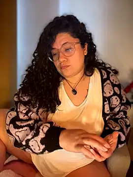 Snapshot of VanesssaMilf_ chatting on February 2026 01:37:02 PM VanesssaMilf online show from February 2026 01:37:02 PM