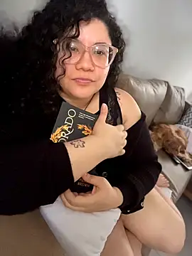 Snapshot of VanesssaMilf_ chatting on February 2026 12:34:02 PM VanesssaMilf online show from February 2026 12:34:02 PM