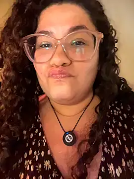 Snapshot of VanesssaMilf_ chatting on February 2026 03:38:02 AM VanesssaMilf online show from February 2026 03:38:02 AM