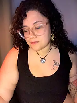 Snapshot of VanesssaMilf_ chatting on April 2026 04:16:01 AM VanesssaMilf online show from April 2026 04:16:01 AM