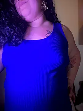 Snapshot of VanesssaMilf_ chatting on April 2026 10:45:01 PM VanesssaMilf online show from April 2026 10:45:01 PM