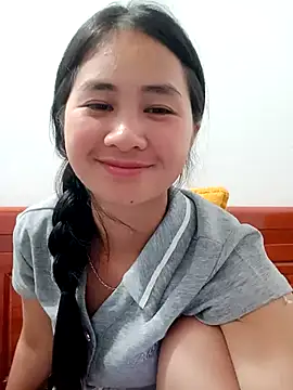 Him MountainGirl online show from April 2026 04:18:01 PM