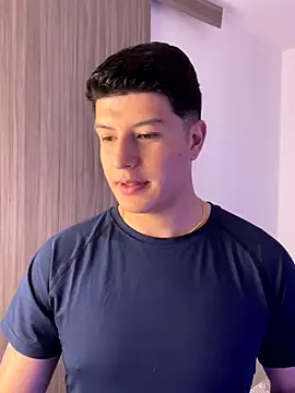 Snapshot of Goldenknight33 chatting on December 2025 01:40:02 PM Goldenknight33 online show from December 2025 01:40:02 PM