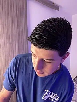 Snapshot of Goldenknight33 chatting on December 2025 02:02:02 PM Goldenknight33 online show from December 2025 02:02:02 PM