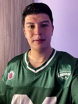 Snapshot of Goldenknight33 chatting on January 2026 03:25:02 PM Goldenknight33 online show from January 2026 03:25:02 PM