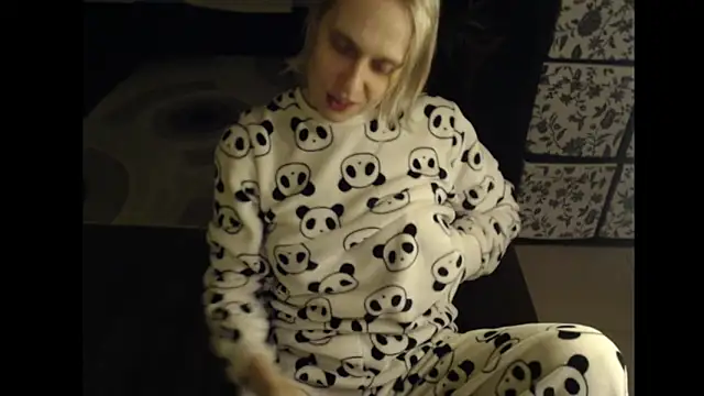 Snapshot of Sweet_Shugar_4Daddy chatting on December 2025 08:17:01 PM Sweet Shugar 4Daddy online show from December 2025 08:17:01 PM