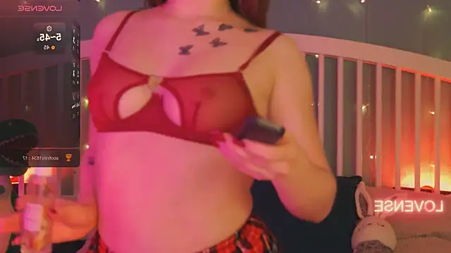 AprilFarrowy online show from December 2025 01:07:01 PM