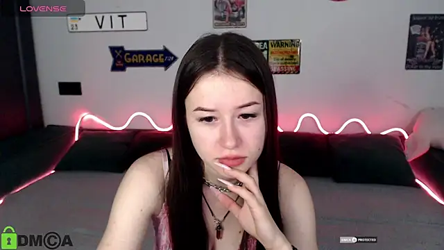 Snapshot of Bellaa_Dream1 chatting on June 2026 01:46:01 PM Bellaa Dream1 online show from June 2026 01:46:01 PM