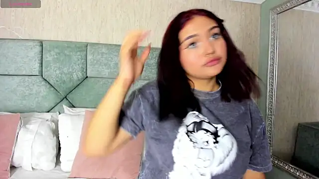 NaomySakura online show from January 2026 07:40:01 PM