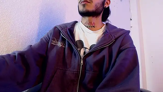 Snapshot of kingdani_hot chatting on December 2025 02:51:01 AM kingdani hot online show from December 2025 02:51:01 AM