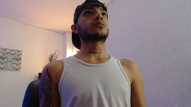 Snapshot of kingdani_hot chatting on February 2026 03:17:02 PM kingdani hot online show from February 2026 03:17:02 PM