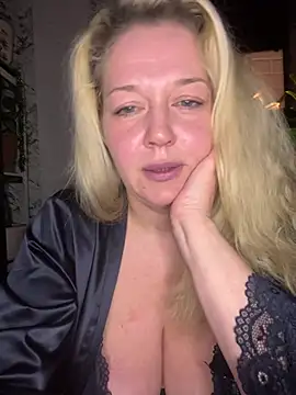 JenniferCarmen online show from February 2026 04:06:02 PM