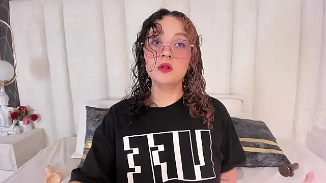 Snapshot of Im_TaraBlack chatting on December 2025 03:56:01 AM Im TaraBlack online show from December 2025 03:56:01 AM