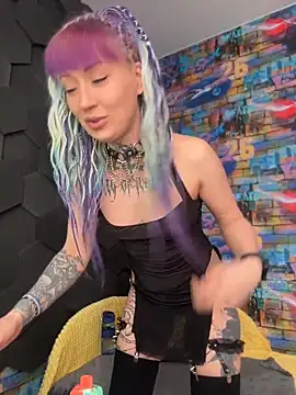 Snapshot of Tattoo__Moon chatting on April 2026 10:47:02 PM Tattoo Moon online show from April 2026 10:47:02 PM
