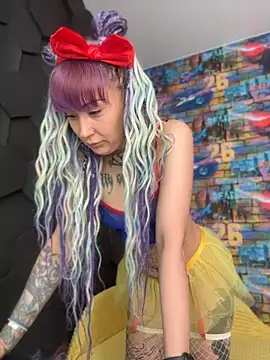 Snapshot of Tattoo__Moon chatting on May 2026 12:17:02 AM Tattoo Moon online show from May 2026 12:17:02 AM