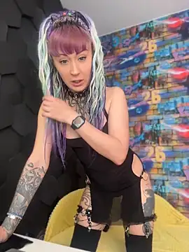 Snapshot of Tattoo__Moon chatting on May 2026 12:18:01 AM Tattoo Moon online show from May 2026 12:18:01 AM