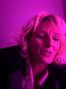 Snapshot of GiggleCatalyst chatting on January 2026 01:30:01 AM GiggleCatalyst online show from January 2026 01:30:01 AM