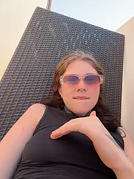 Snapshot of FionaMurr chatting on December 2025 02:19:02 AM FionaMurr online show from December 2025 02:19:02 AM