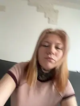 Snapshot of FionaMurr chatting on July 2026 02:05:01 AM FionaMurr online show from July 2026 02:05:01 AM