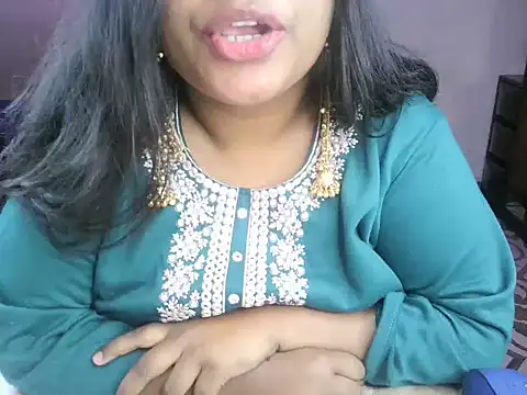 Snapshot of HEZALNUT chatting on January 2026 01:54:02 AM HEZALNUT online show from January 2026 01:54:02 AM