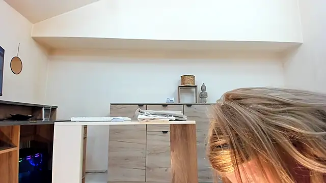 classy medea online show from February 2026 01:04:01 AM