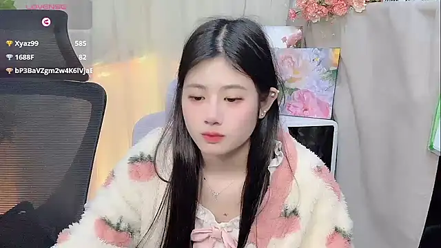 Yvonne-07 online show from December 2025 12:07:02 AM