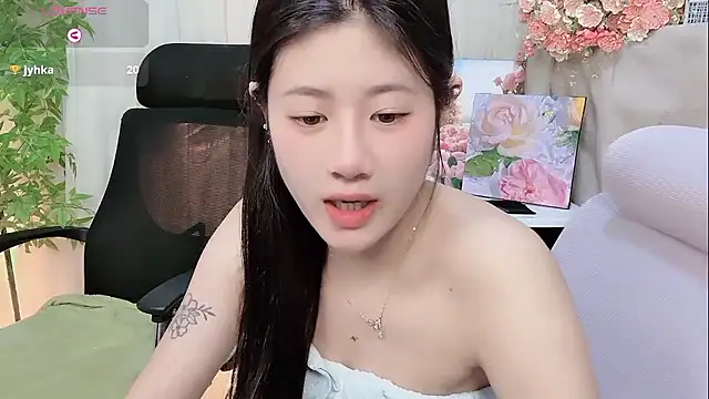 Yvonne-07 online show from January 2026 01:27:02 PM