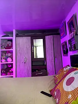 Snapshot of Aurora_Dolce chatting on December 2025 03:11:02 AM Aurora Dolce online show from December 2025 03:11:02 AM