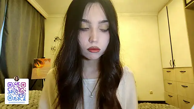 Snapshot of Qwami_Amie chatting on December 2025 06:31:01 AM Qwami Amie online show from December 2025 06:31:01 AM