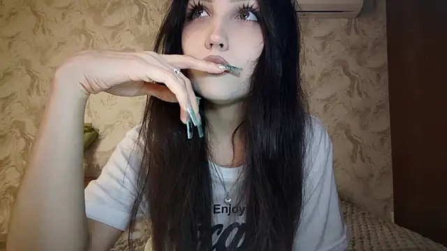 Qwami Amie online show from March 2026 03:16:01 PM